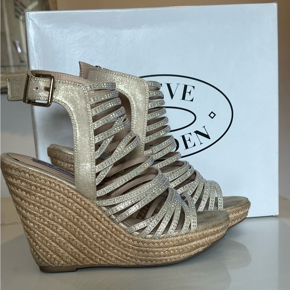 SOLD!! Steve Madden Garden Wedge Sandals